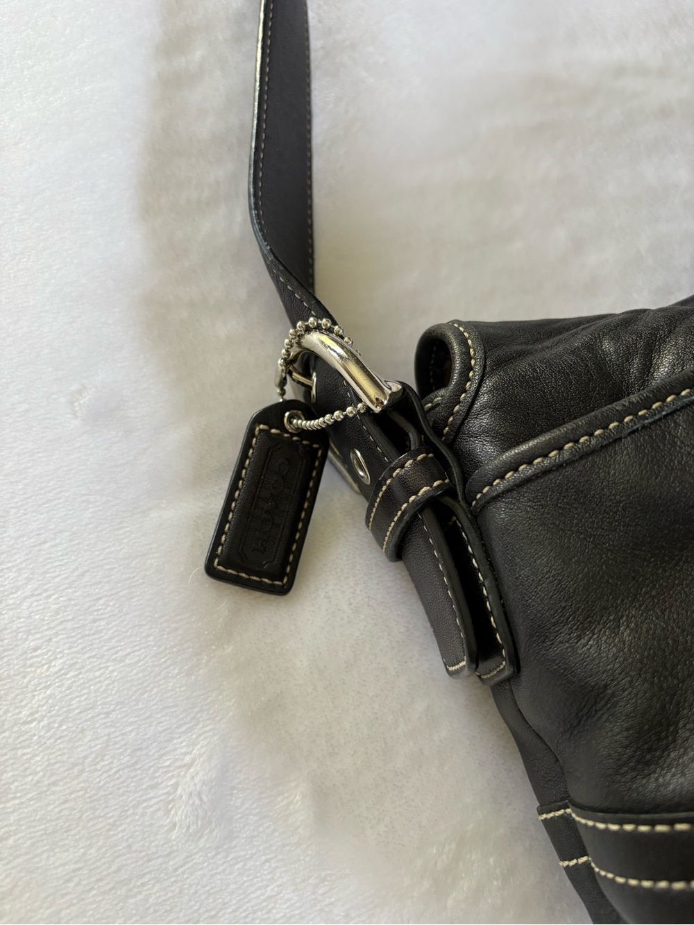 Vintage Coach Soho Flap Hobo Bag - Picture 4 of 10